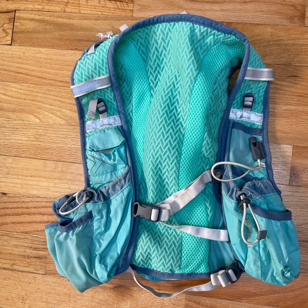 Nathan VaporHeiress Running Vest